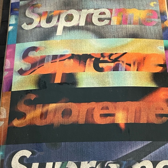 *NWT* Supreme Distorted Logo Skateboard Deck (Black) - Picture 5 of 13